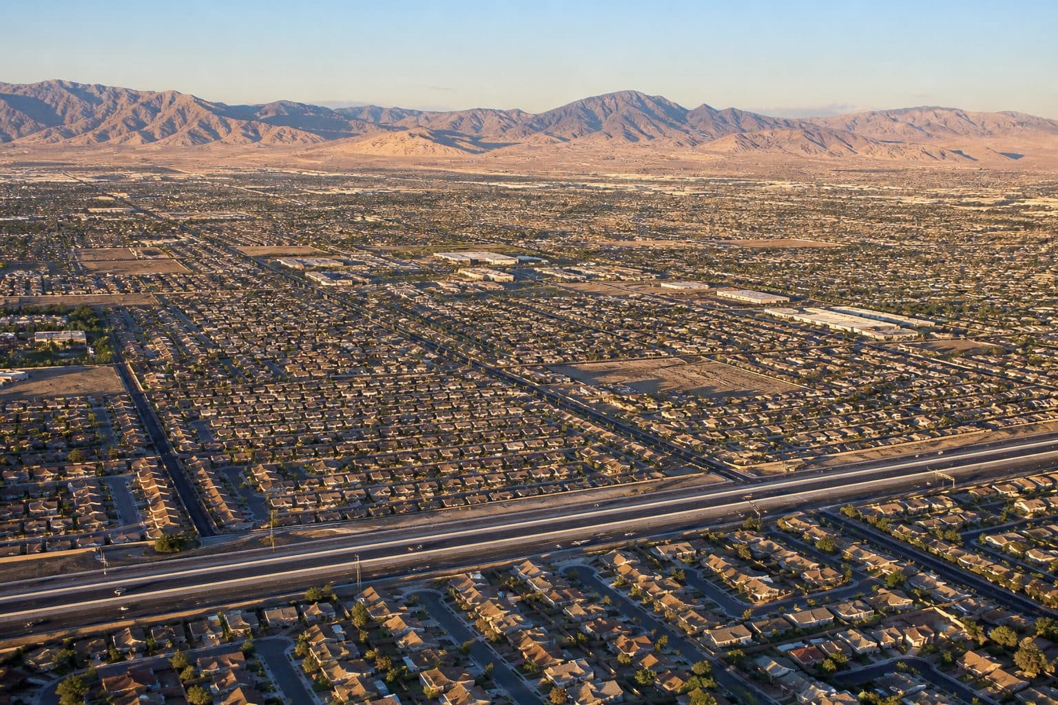 North Las Vegas Family Homes: Prime Location — valley access near I-15 and I-215